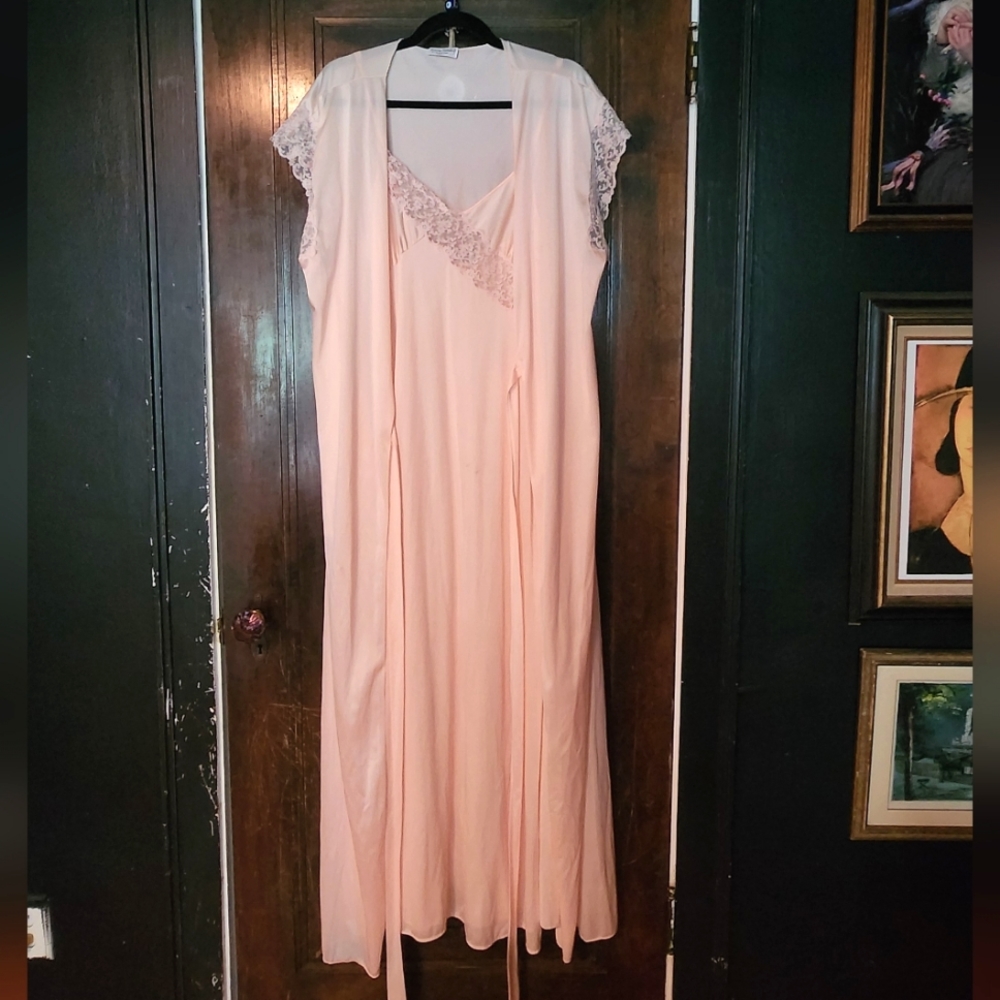 Fabulous Vintage Sleep Gown+Robe